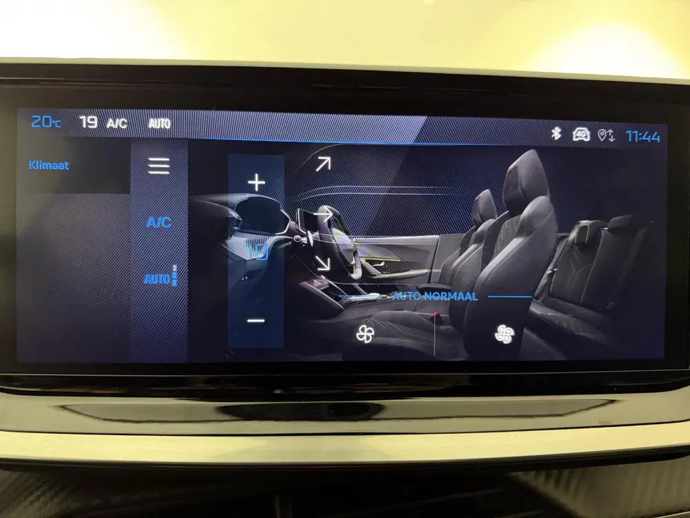 Peugeot 2008 1.2 Hybrid 145 Allure uit 2026, foto 12