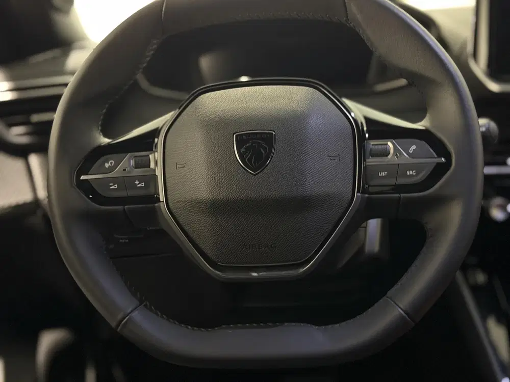 Peugeot 2008 1.2 Hybrid 145 Allure uit 2026, foto 6