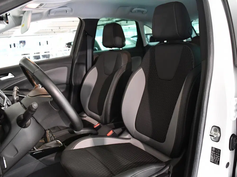 Opel Crossland 1.2 Turbo Innovation uit 2021, foto 5