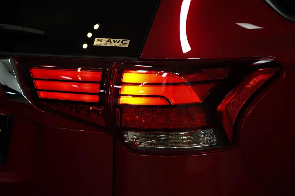Mitsubishi Outlander 2.4 PHEV Intense+ Panorama uit 2020, foto 10