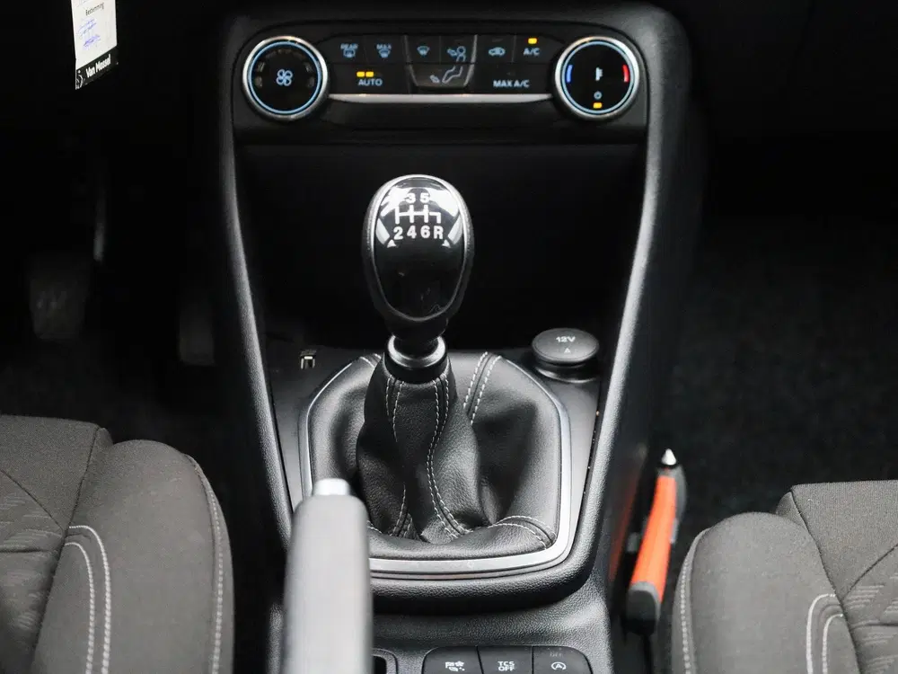 Ford Fiesta 1.0 EcoBoost Hybrid Titanium uit 2023, foto 10