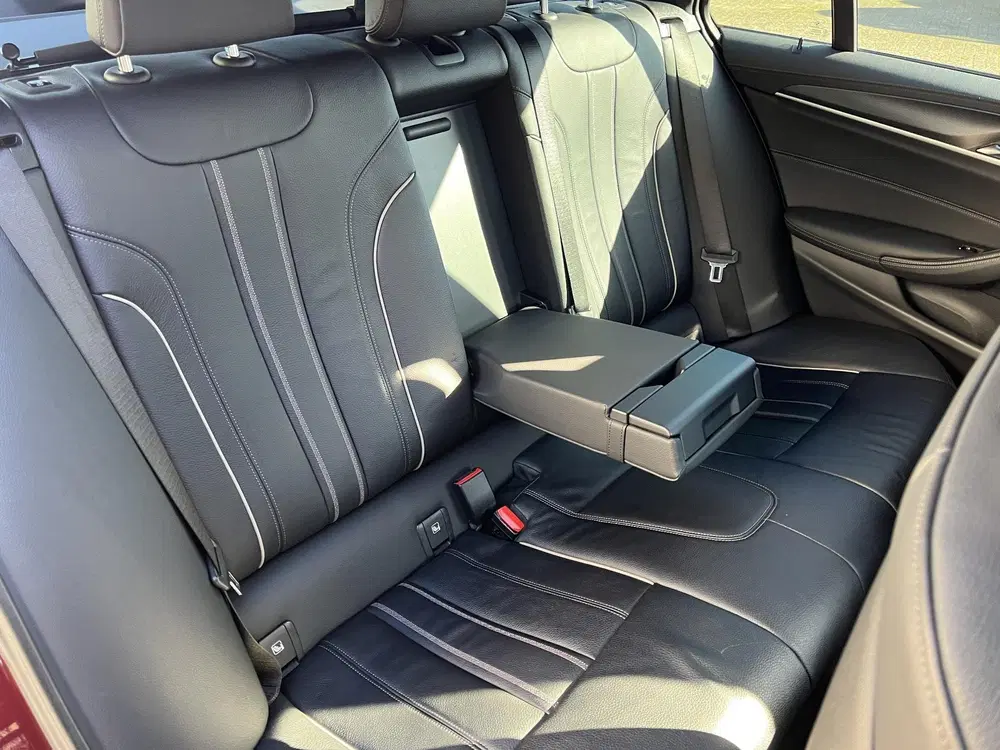 BMW 5-serie 530e Business Edition Plus Plug In hybri uit 2024, foto 8