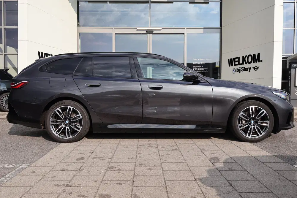 BMW i5 eDrive40 M Sport uit 2025, foto 10
