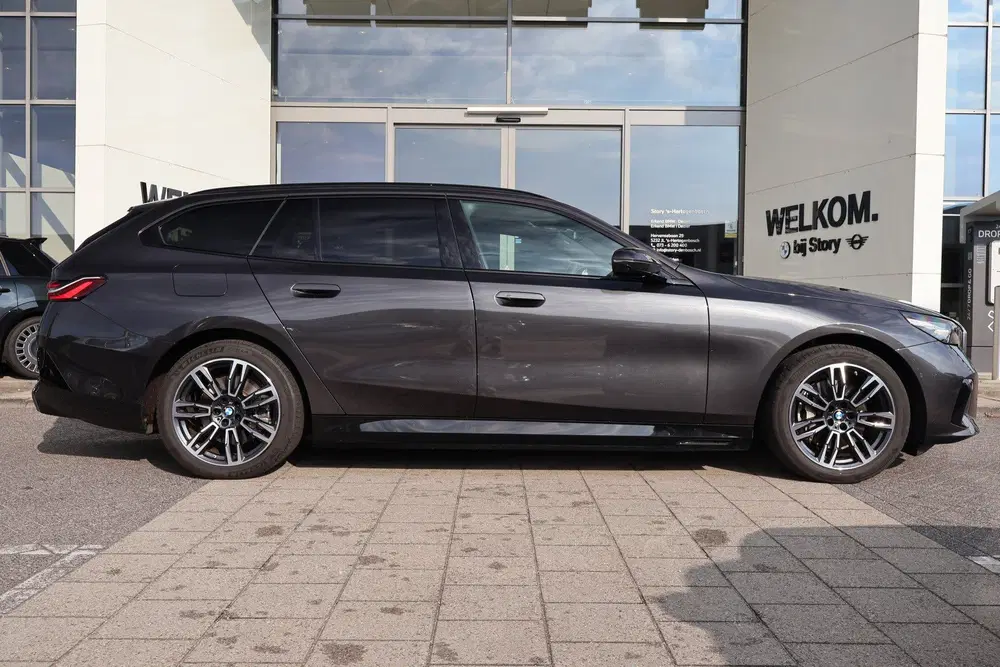 BMW i5 eDrive40 M Sport uit 2025, foto 11