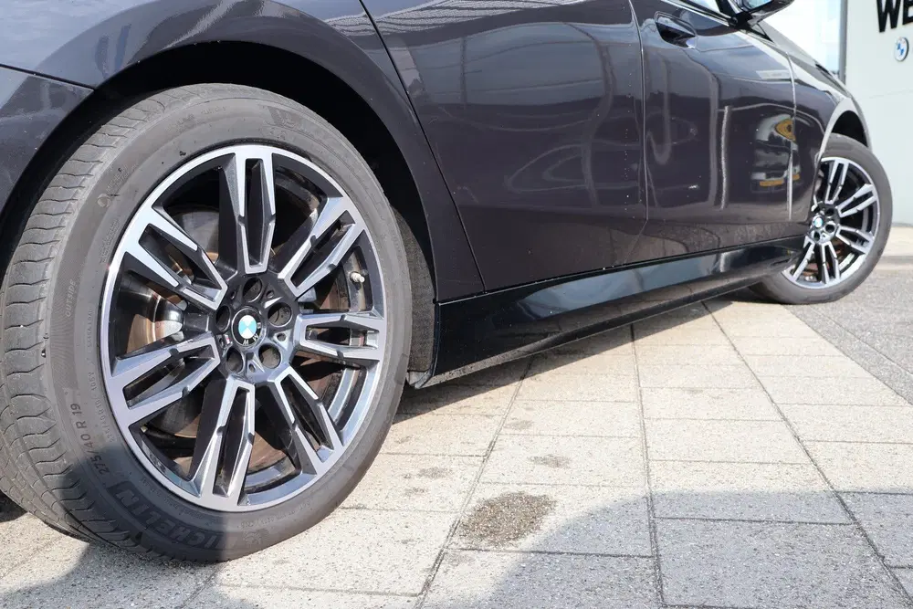 BMW i5 eDrive40 M Sport uit 2025, foto 15