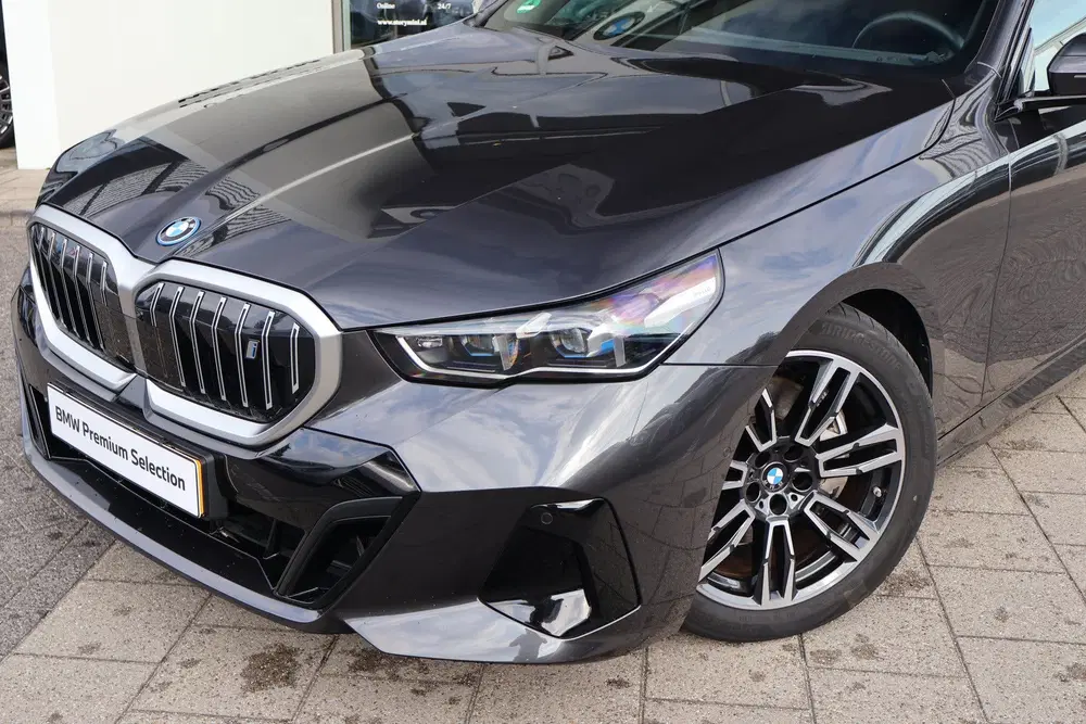 BMW i5 eDrive40 M Sport uit 2025, foto 2