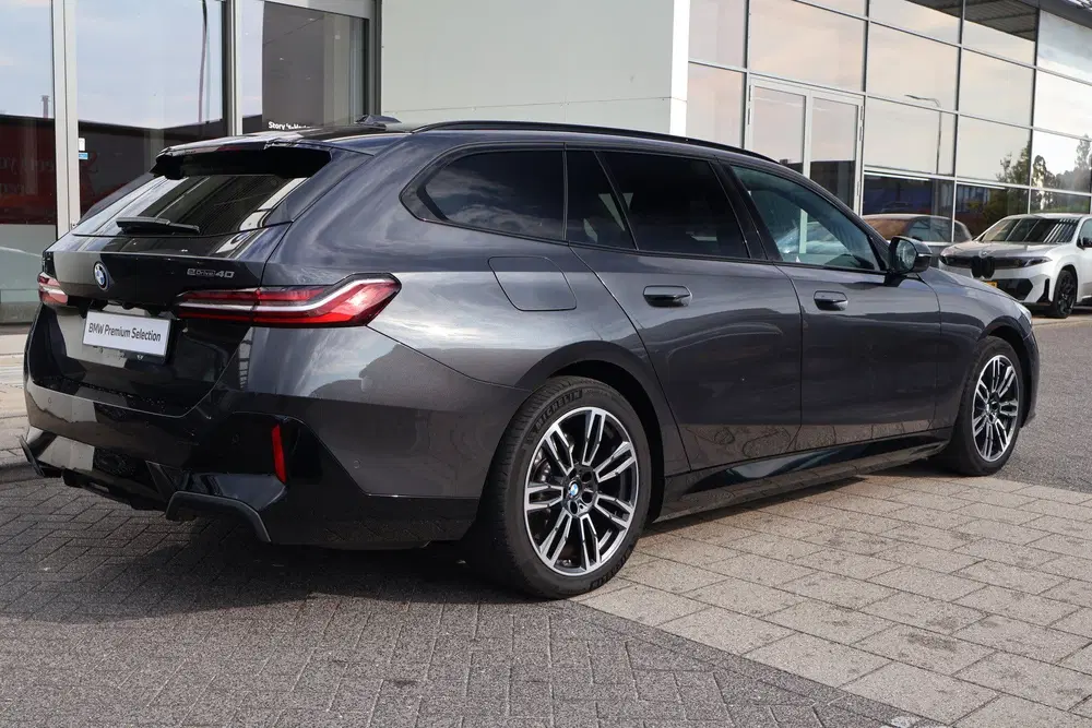 BMW i5 eDrive40 M Sport uit 2025, foto 9