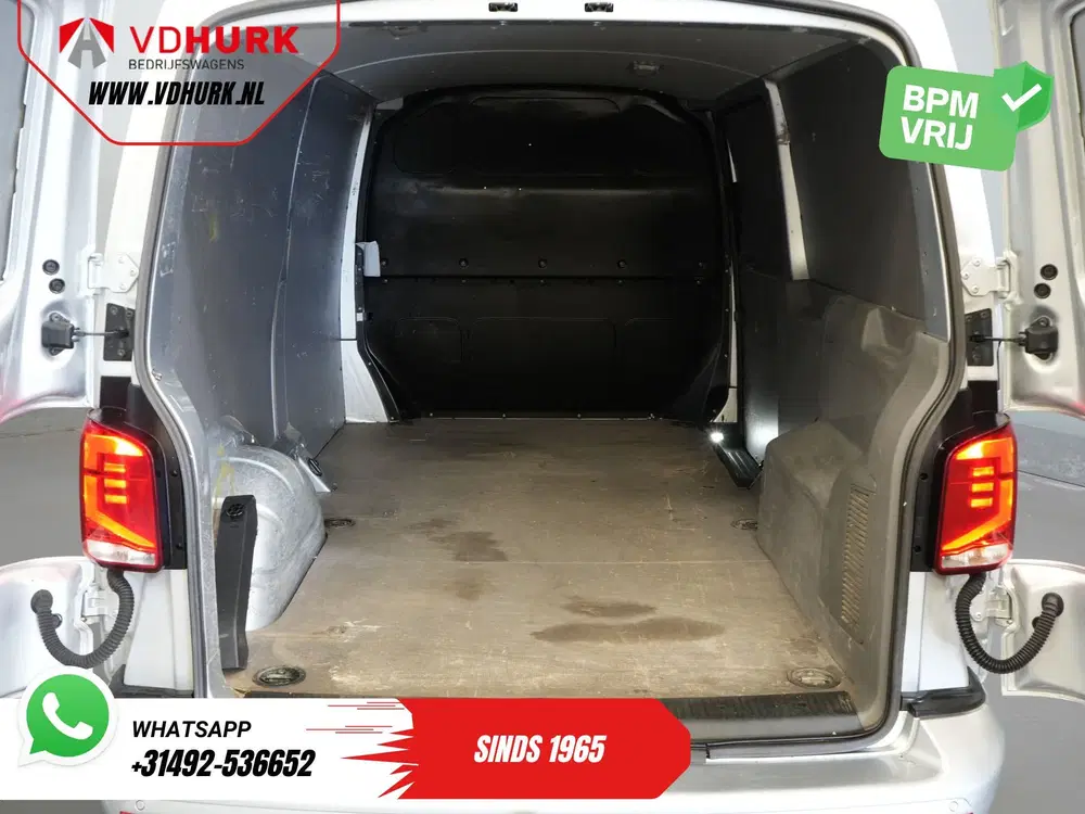 Volkswagen Transporter T6.1 2.0 TDI L2 150 pk Aut. LED uit 2023, foto 15