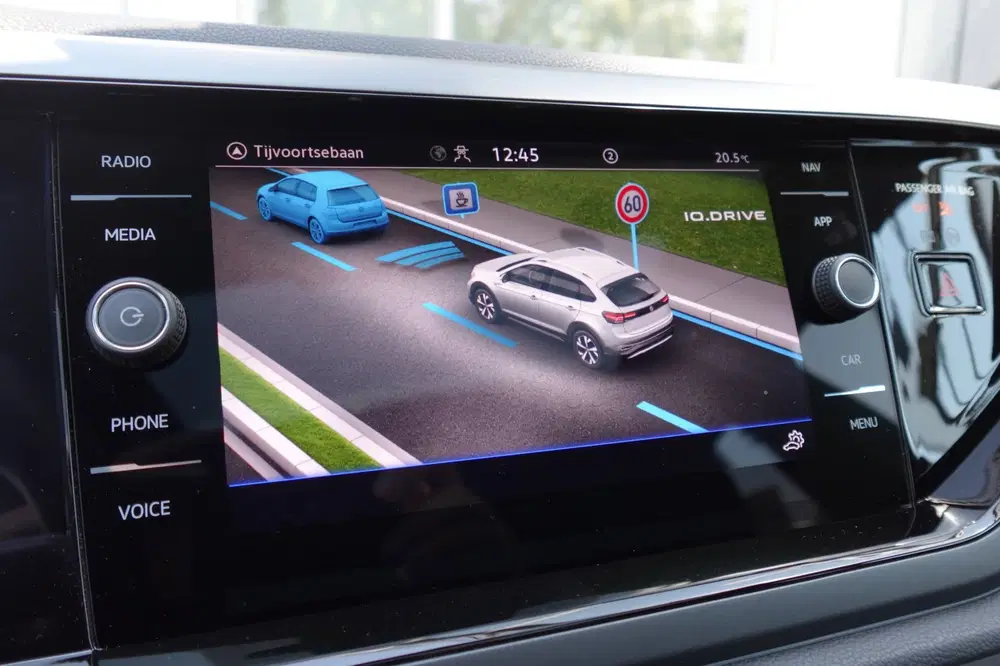 Volkswagen Taigo 1.5 TSI R-Line PANO KEYLESS CAM uit 2022, foto 15