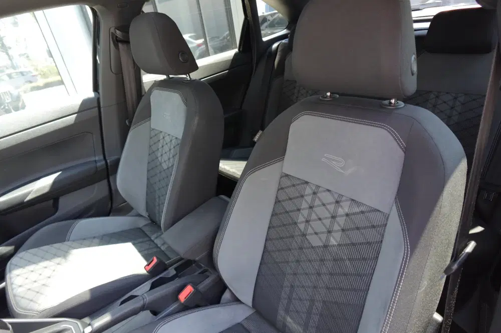 Volkswagen Taigo 1.5 TSI R-Line PANO KEYLESS CAM uit 2022, foto 4
