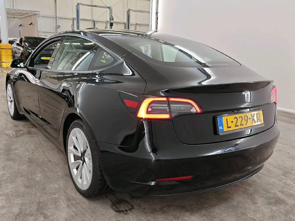 Tesla Model 3 RWD Plus 60 kWh SOH 92 uit 2021, foto 2