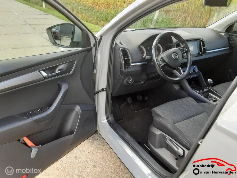 Skoda Karoq 1.0 TSI Business Edition uit 2019, foto 3