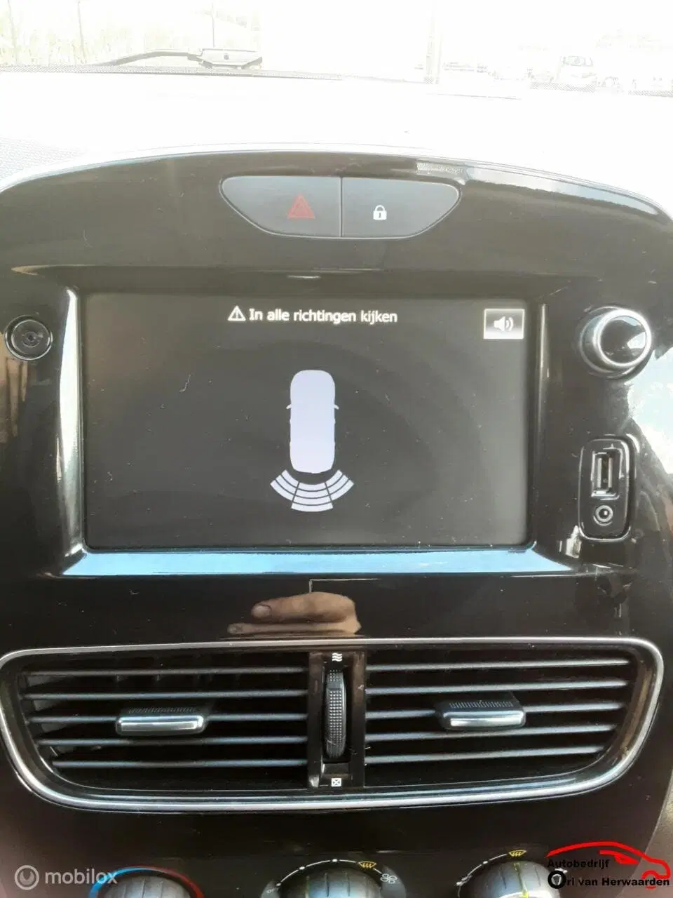 Renault Clio 0.9 TCe Limited uit 2019, foto 4