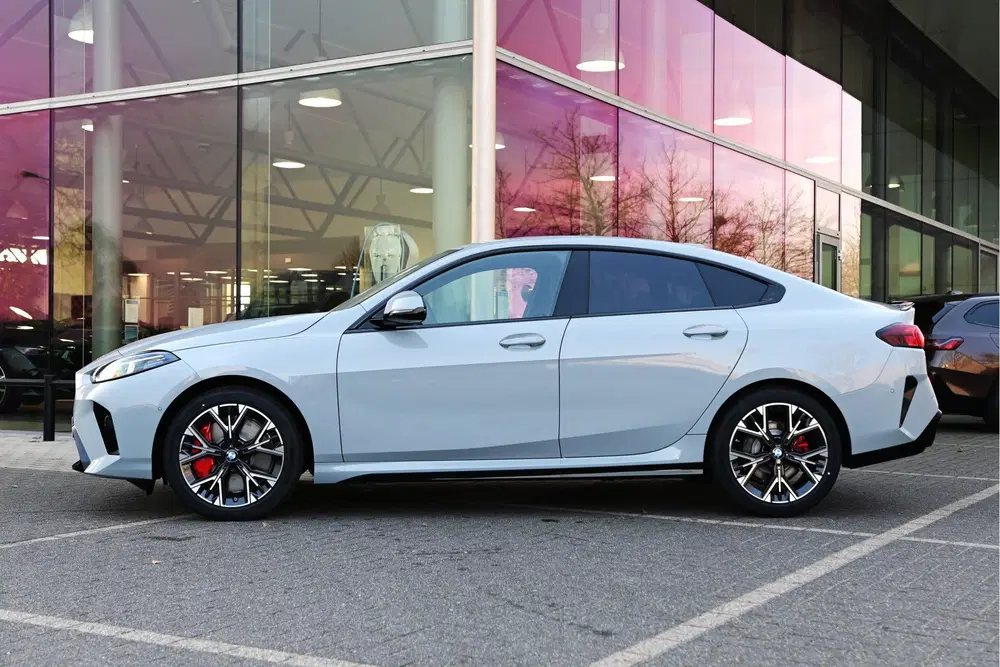 BMW 2-serie Coupé 220 M Sport Automaat uit 2026, foto 5
