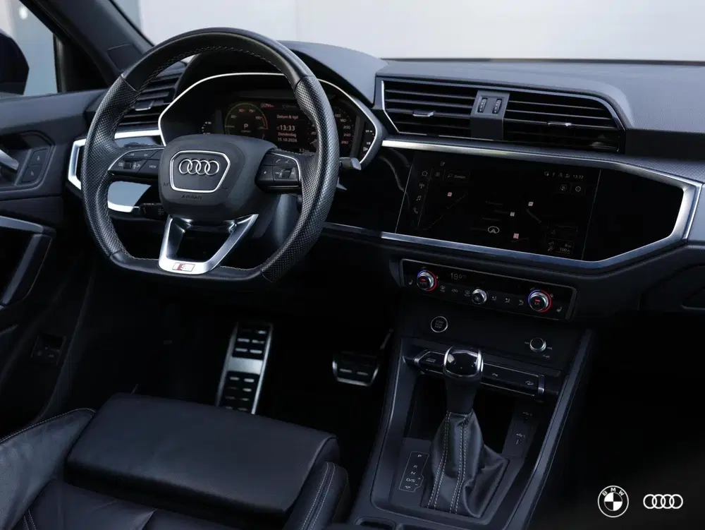 Audi Q3 45 TFSI e S Edition uit 2023, foto 2