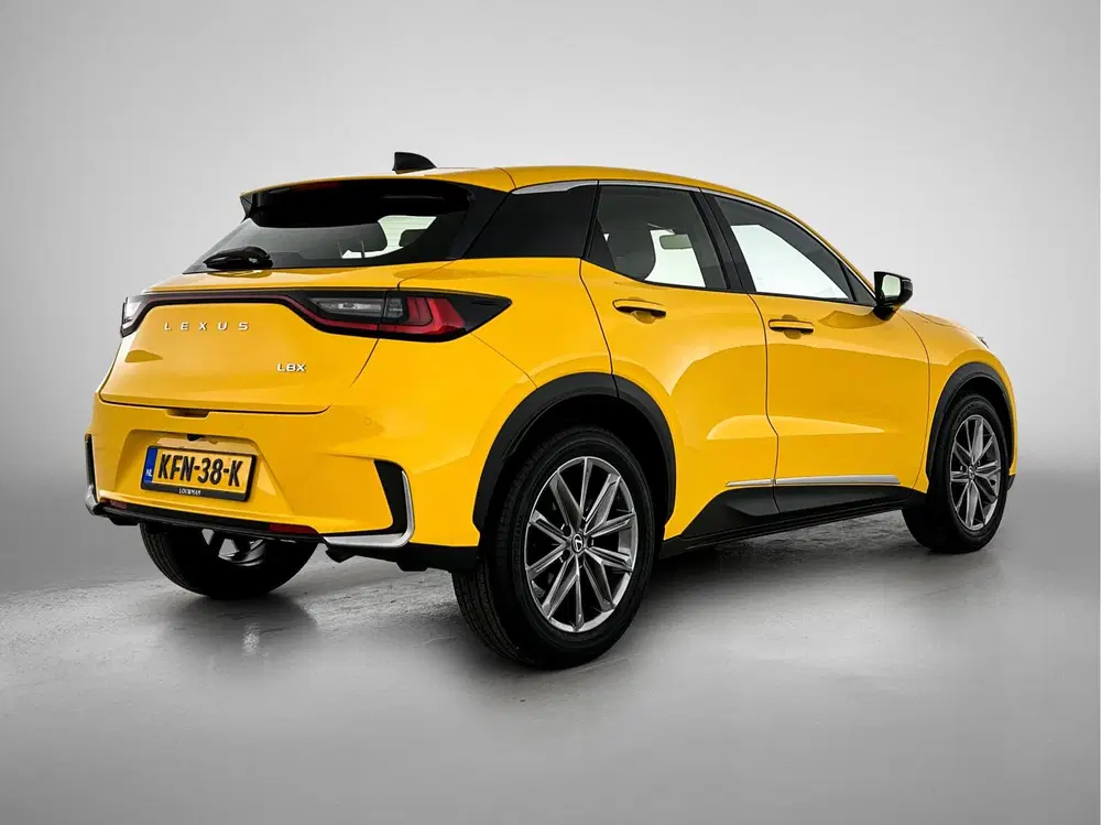 Lexus LBX Relax 2WD uit 2024, foto 2