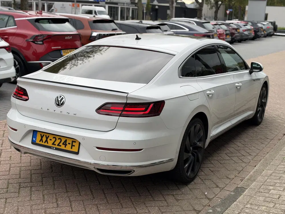 Volkswagen Arteon 1.5 TSI Business R uit 2019, foto 2