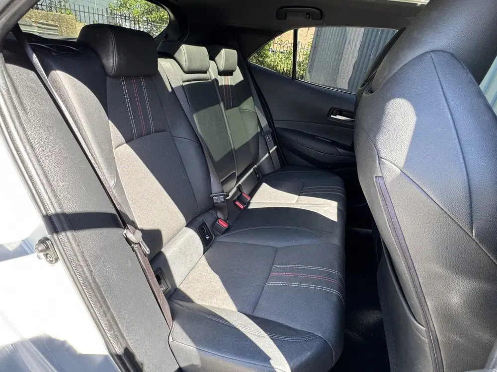 Toyota Corolla 2.0 Hybrid GR-Sport Plus Panoramadak uit 2020, foto 6