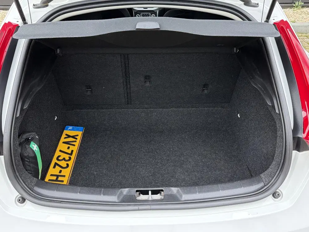 Volvo V40 1.5 T2 Polar+ Automaat uit 2019, foto 10