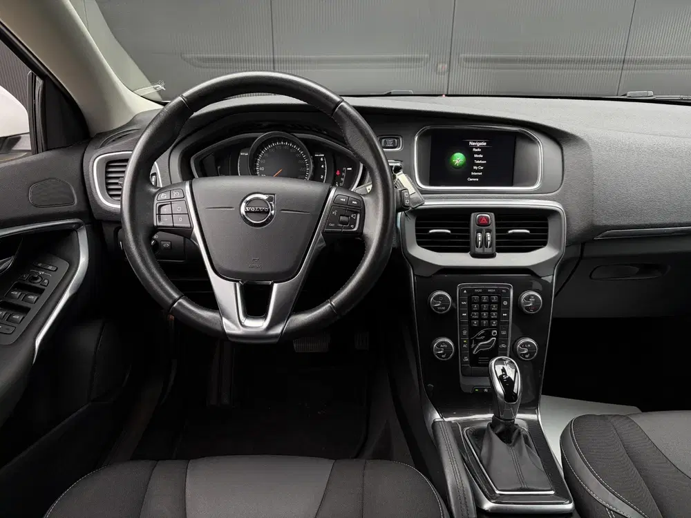 Volvo V40 1.5 T2 Polar+ Automaat uit 2019, foto 2