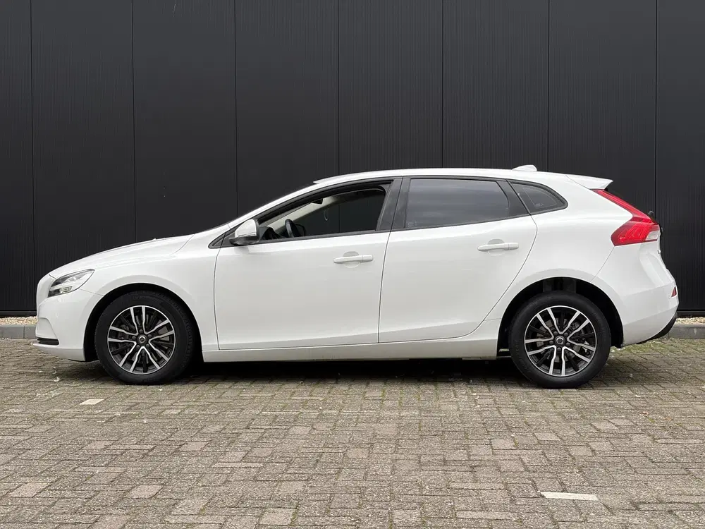 Volvo V40 1.5 T2 Polar+ Automaat uit 2019, foto 4