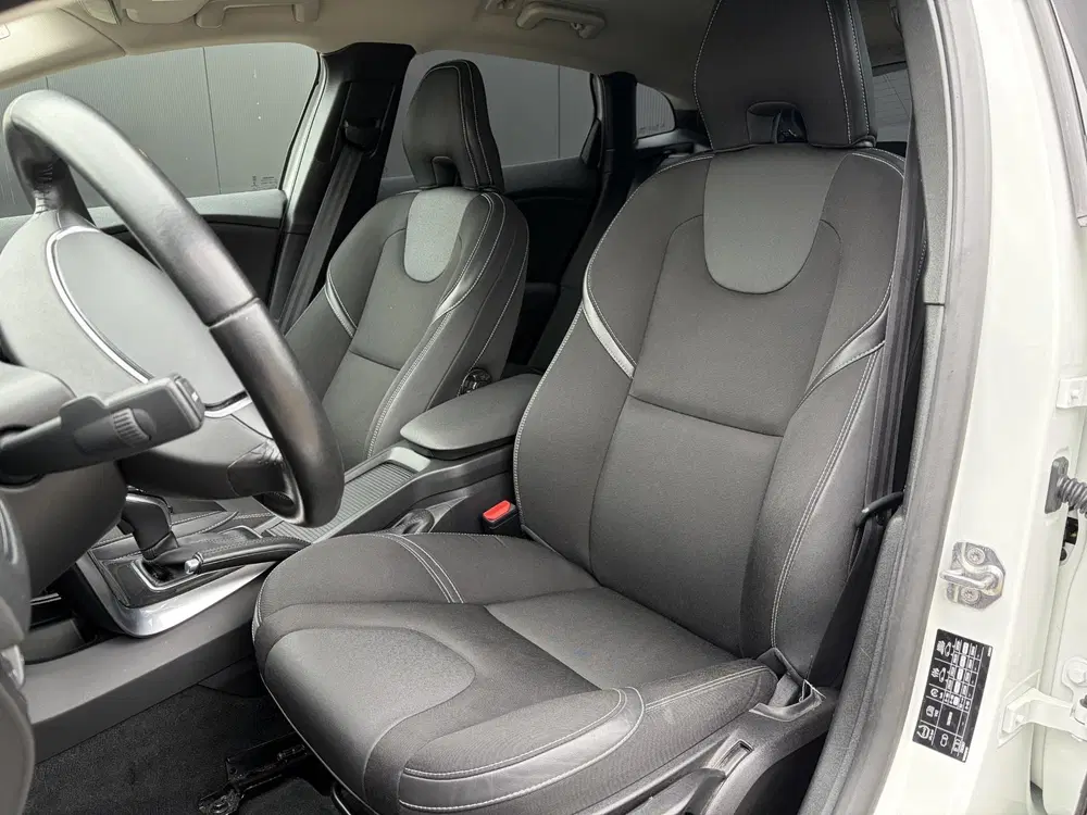 Volvo V40 1.5 T2 Polar+ Automaat uit 2019, foto 5