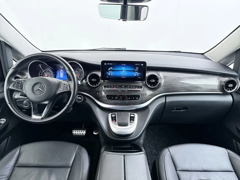 Mercedes-Benz V-Klasse 300d 237pk 4-MATIC AMG BOMVOL L3 DC D uit 2022, foto 3