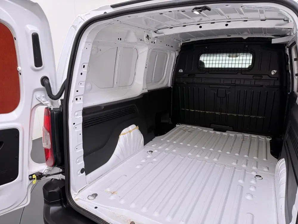 Peugeot Partner HDI 102PK Lang L2 Premium Navi Airco Apple uit 2021, foto 15