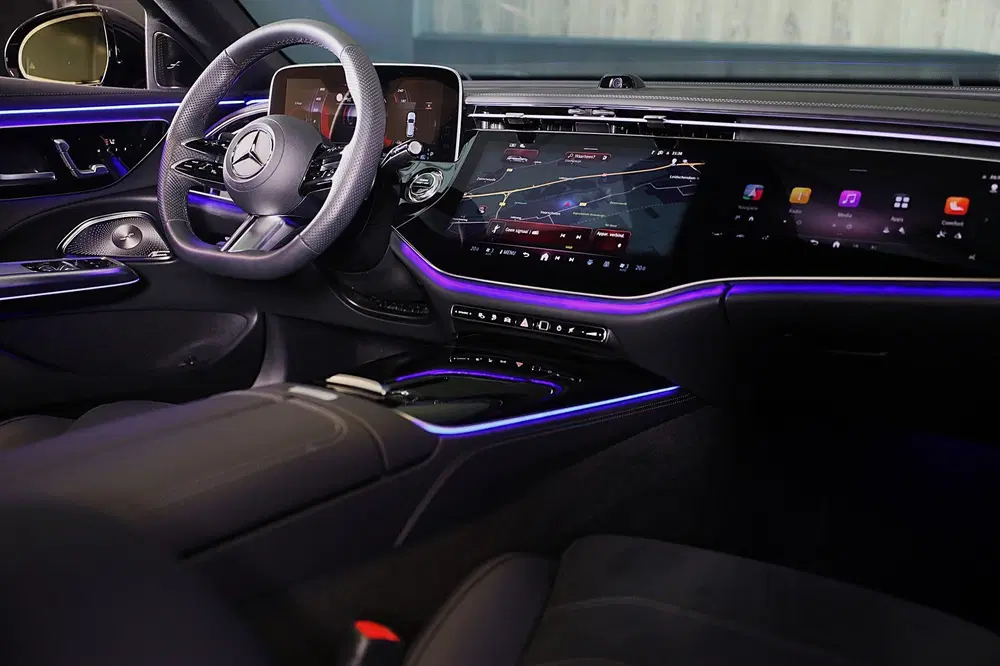 Mercedes-Benz E-Klasse 300 e AMG 53 Look uit 2025, foto 6