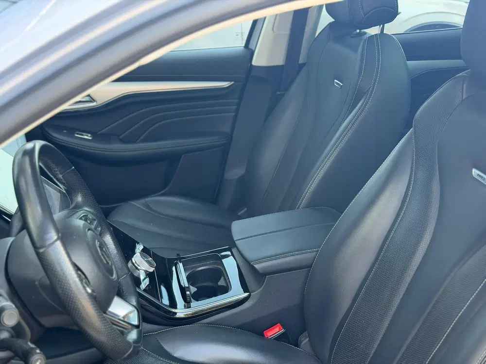 MG Marvel R Luxury 70 kWh uit 2022, foto 8