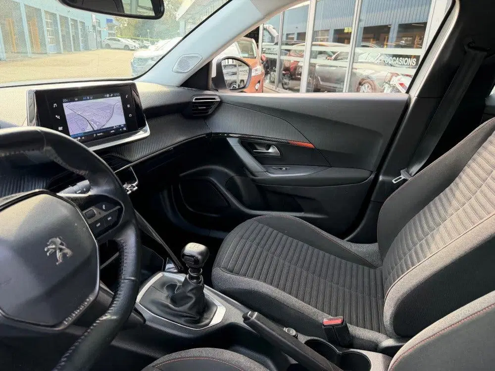 Peugeot 2008 1.2 PT B.L. ACTIVE NAVI AIRCO uit 2021, foto 7