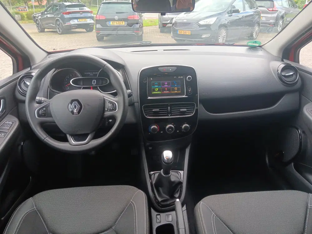 Renault Clio 0.9 TCe Limited uit 2019, foto 2