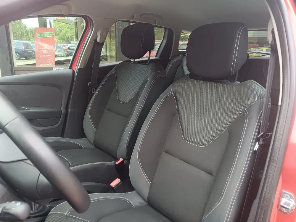 Renault Clio 0.9 TCe Limited uit 2019, foto 4