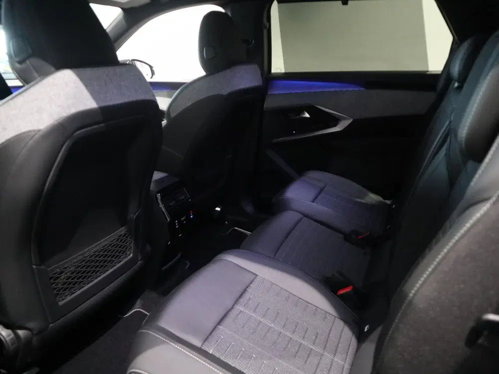 Peugeot 5008 HYBRID 145 GT uit 2025, foto 9