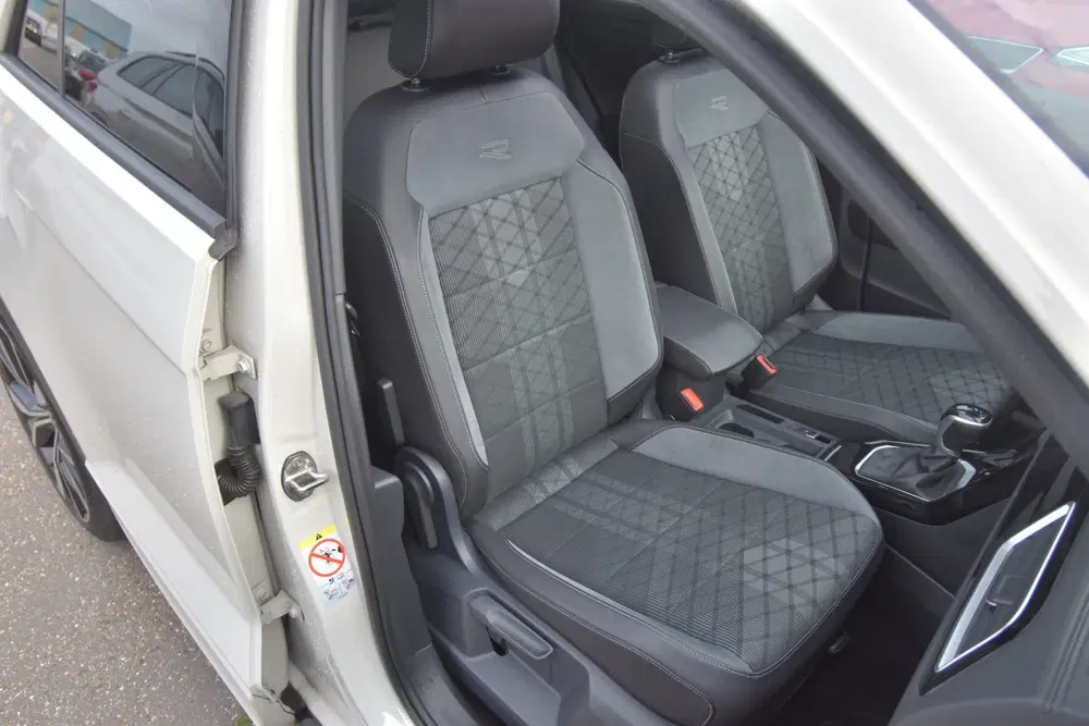Volkswagen T-Roc 1.5 TSI R-Line Business+ uit 2022, foto 11