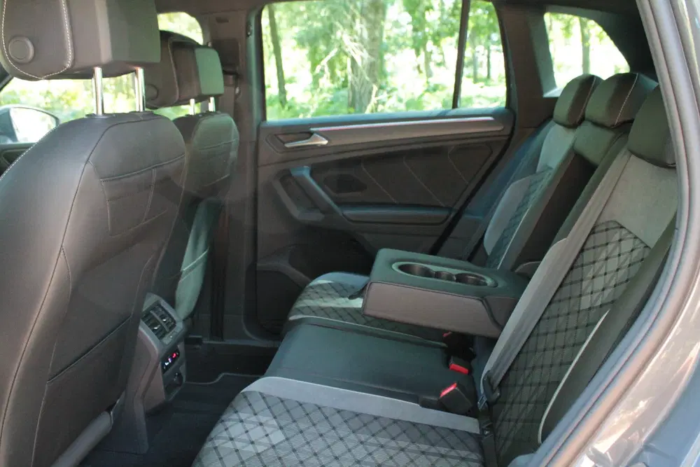 Volkswagen Tiguan 1.5 TSI R-Line Business uit 2023, foto 12