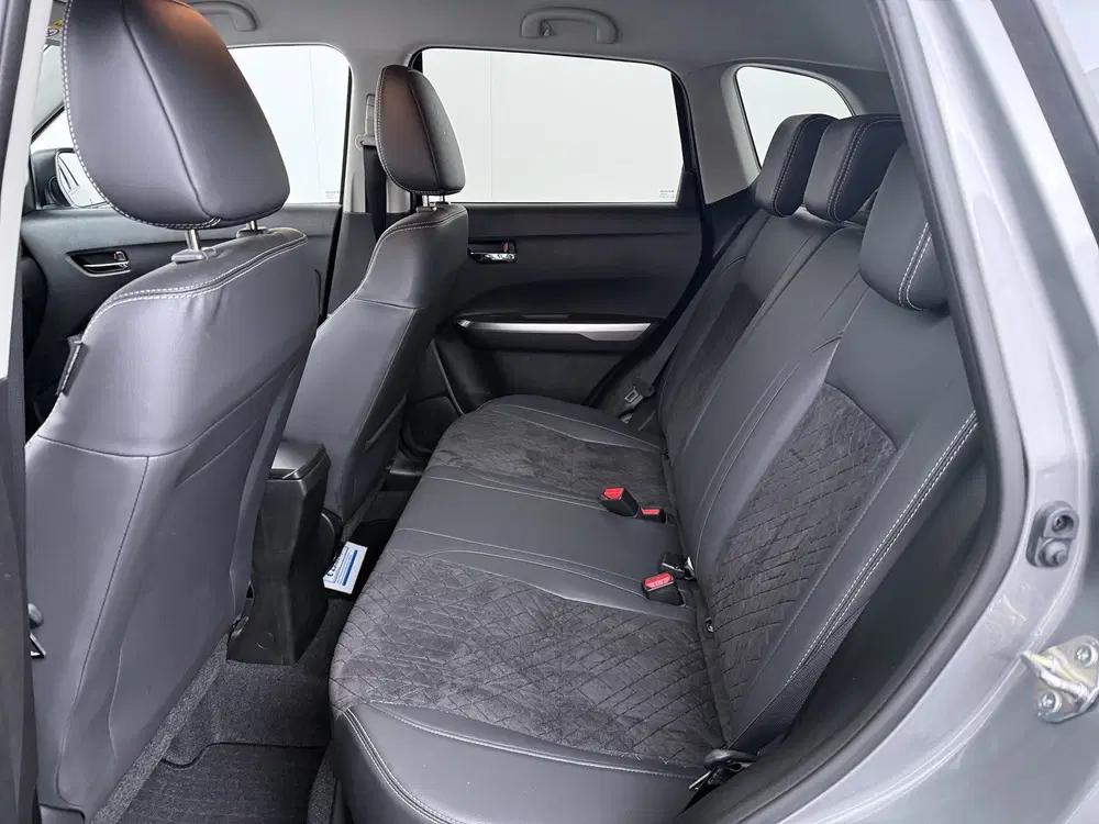 Suzuki Vitara 1.4 Boosterjet Style Smart Hybrid uit 2023, foto 9