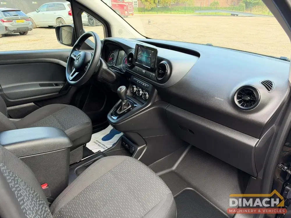 Mercedes-Benz Citan pro 51kWh uit 2023, foto 10
