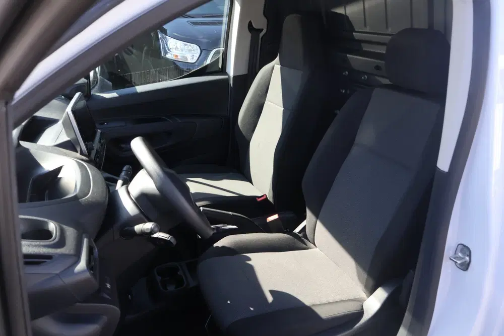Peugeot Partner 1.2 PureTech 110pk S&S L1 Benzine 10dkm uit 2023, foto 2