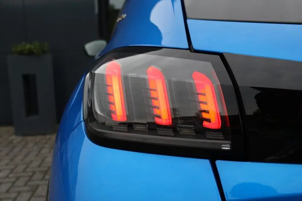 Peugeot 208 1.2 PureTech GT-Line uit 2020, foto 12