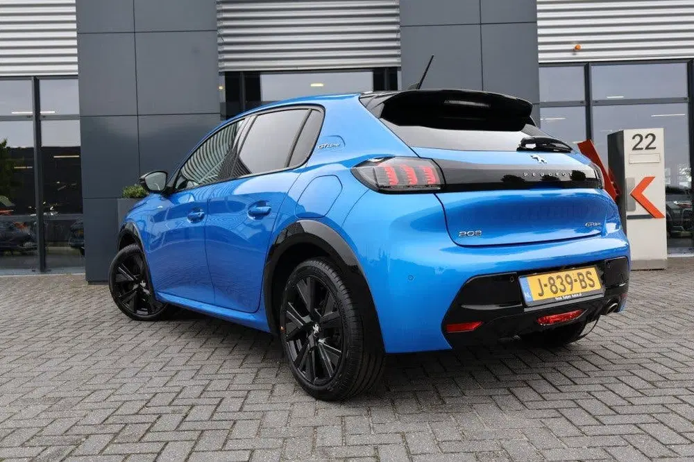 Peugeot 208 1.2 PureTech GT-Line uit 2020, foto 2