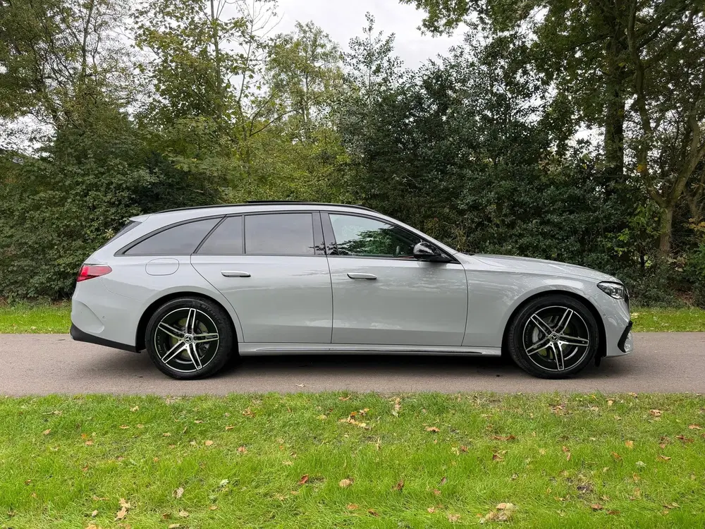 Mercedes-Benz E-Klasse 300 de 4MATIC AMG Line uit 2024, foto 6