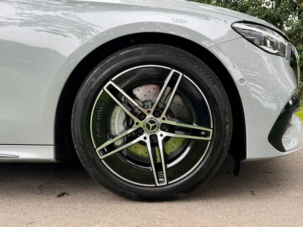Mercedes-Benz E-Klasse 300 de 4MATIC AMG Line uit 2024, foto 8