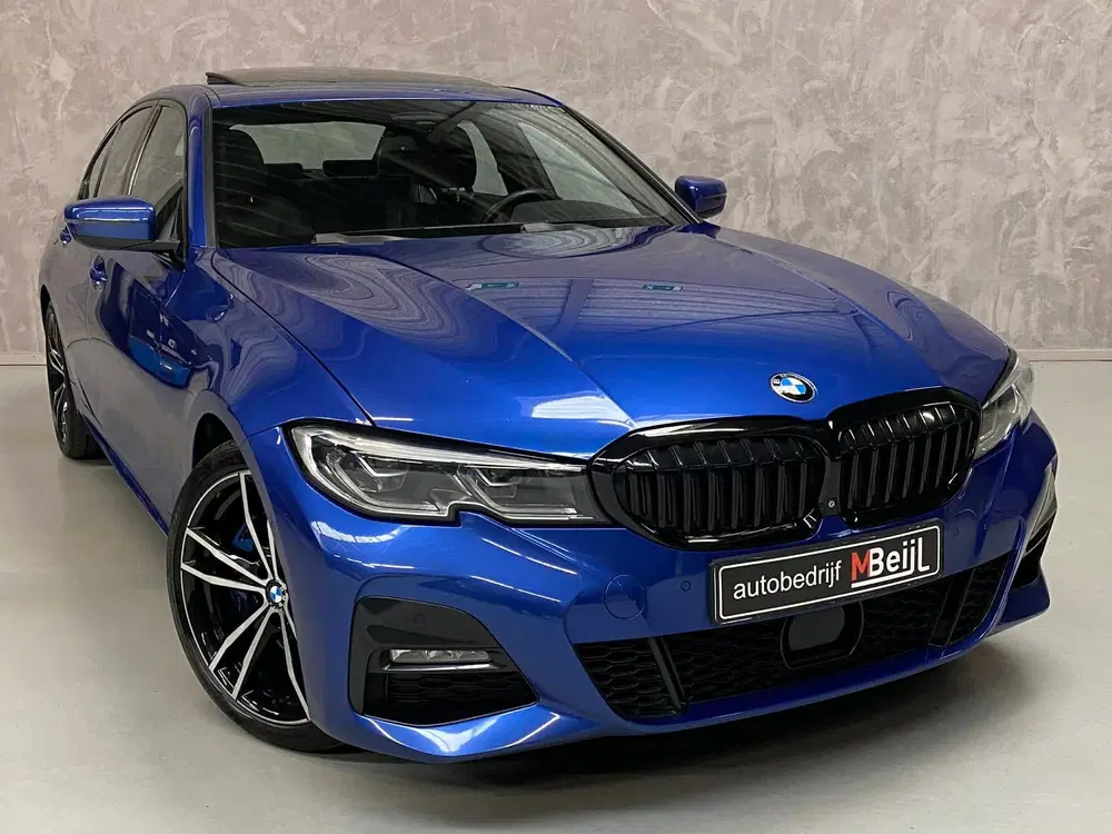 BMW 3-serie 330d xDrive High Executive uit 2020, foto 3