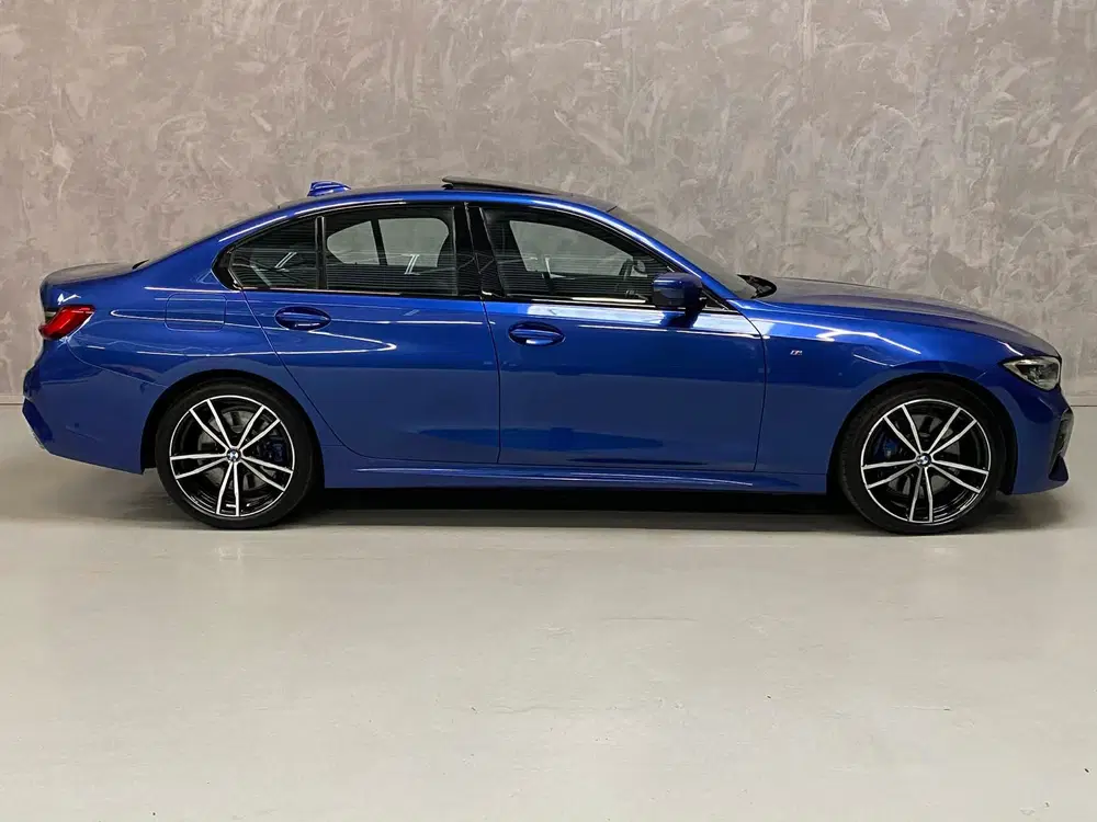 BMW 3-serie 330d xDrive High Executive uit 2020, foto 4