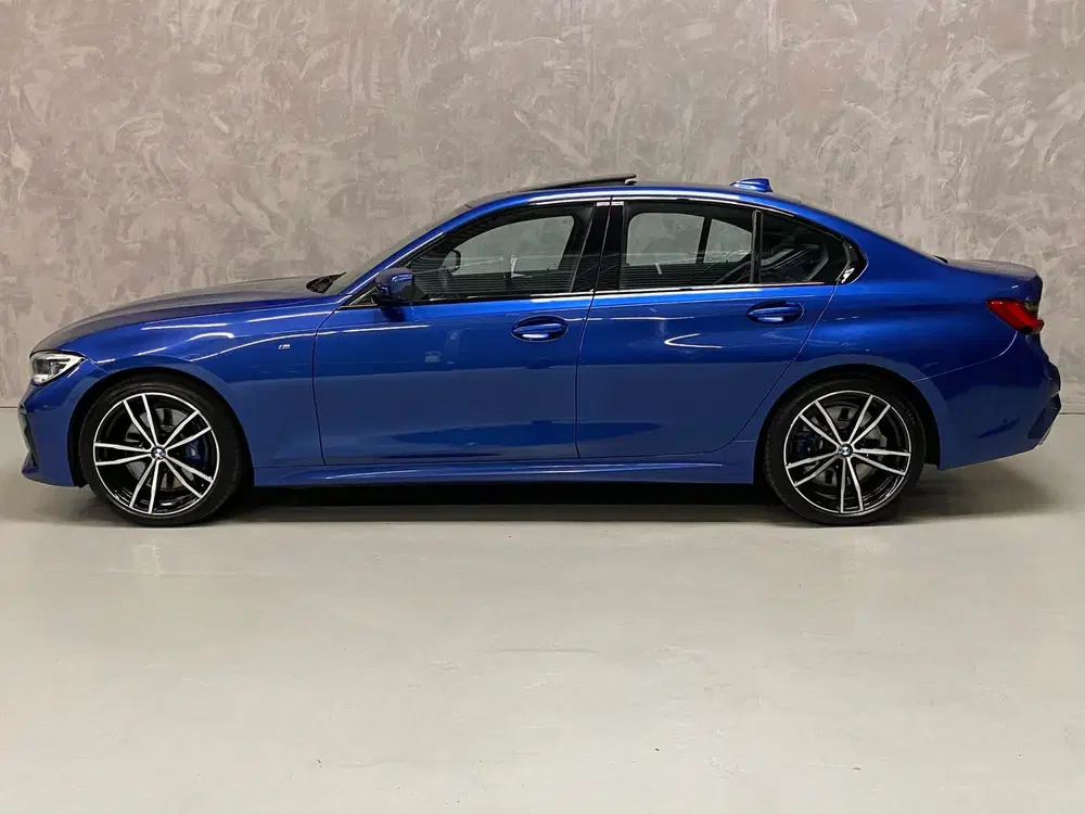 BMW 3-serie 330d xDrive High Executive uit 2020, foto 5