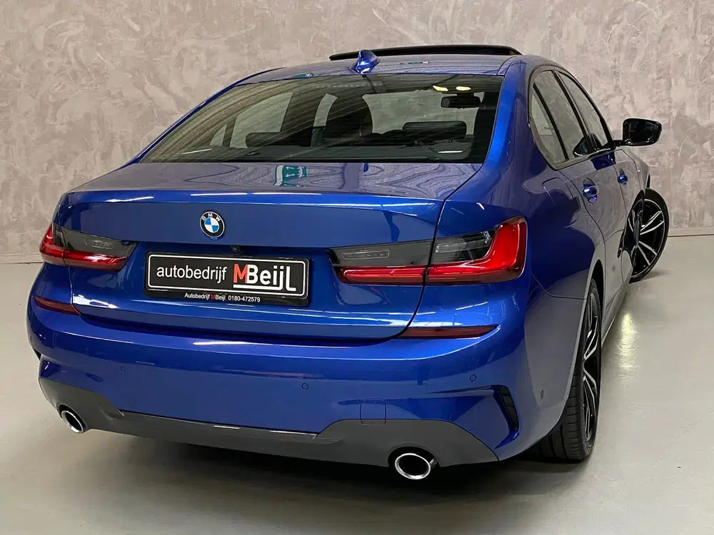 BMW 3-serie 330d xDrive High Executive uit 2020, foto 7