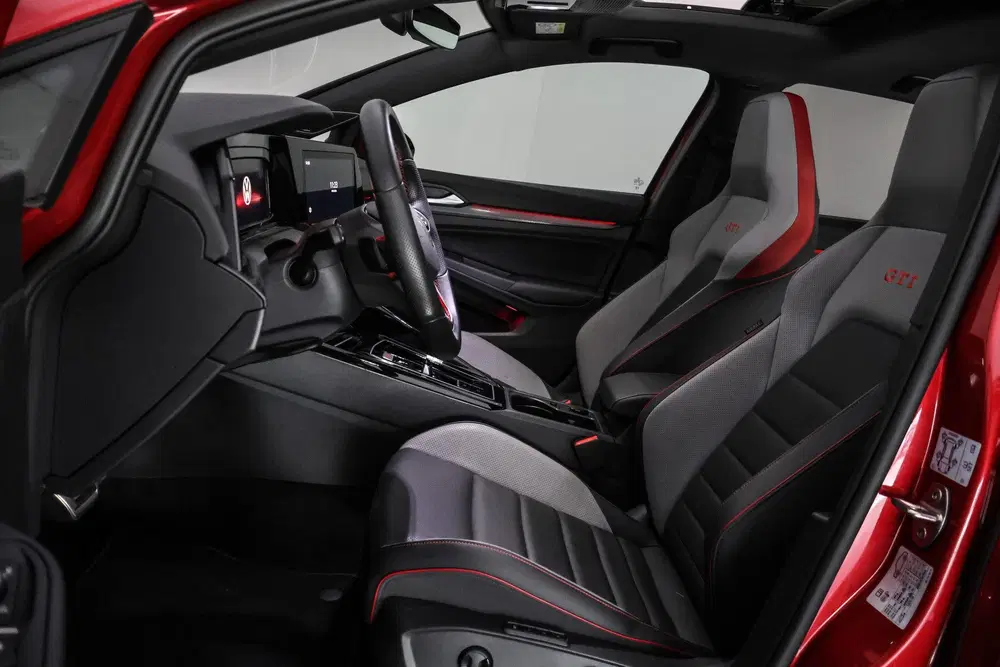 Volkswagen Golf 2.0 GTI DSG PANO uit 2024, foto 10