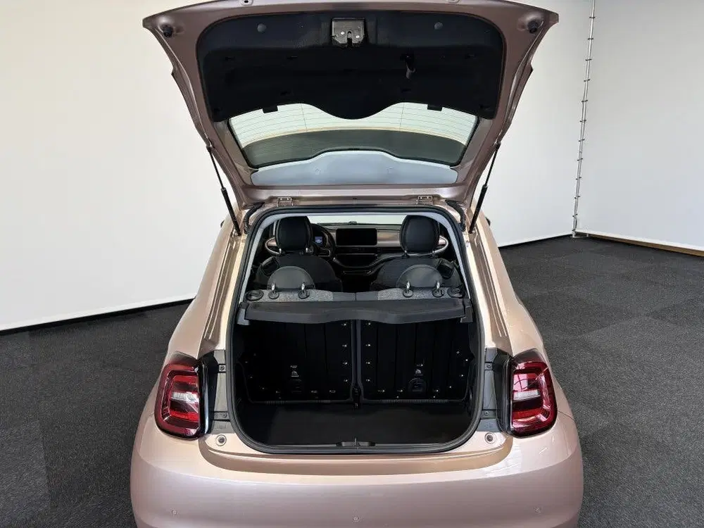 Fiat 500e 42 KWH SOH 97% uit 2022, foto 11