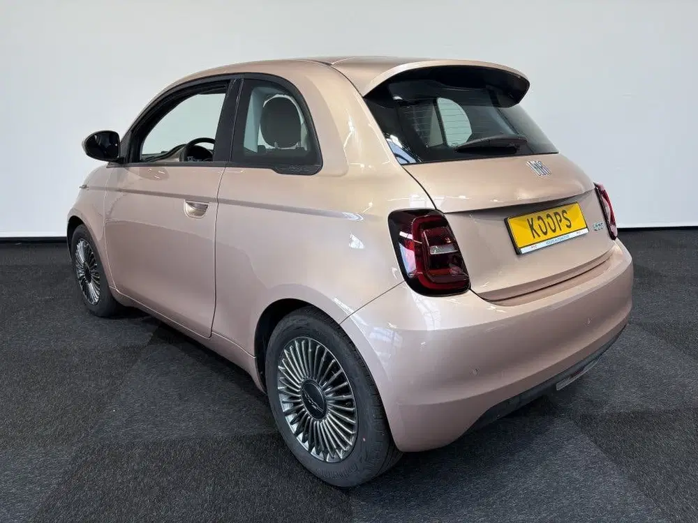 Fiat 500e 42 KWH SOH 97% uit 2022, foto 2